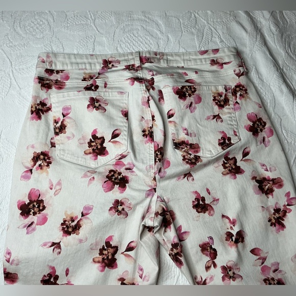 NYDJ Floral Ankle Jeans - Pink and White - Picture 6 of 6